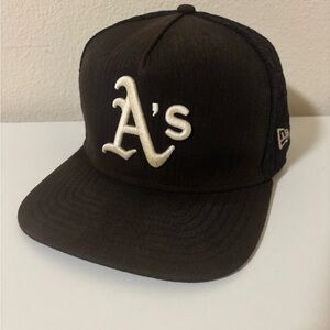 New Era Oakland A’s 59FIFTY Fitted Hat Black Mesh Panels Size 7 3/8